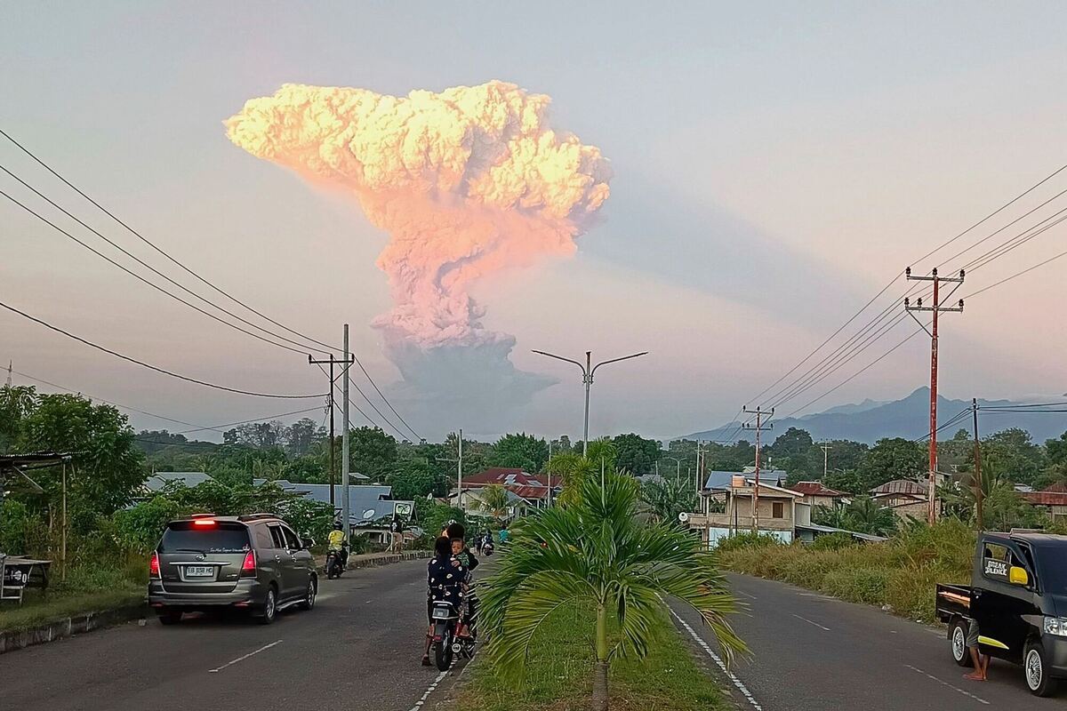 Vulkan Lewotobi Laki-Laki Vulkan Lewotobi Laki-Laki