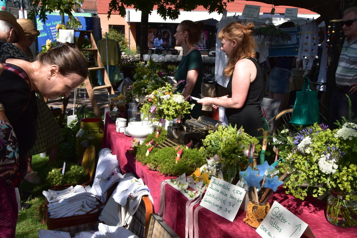 Rosenmarkt Mössingen FOTO MEYER007