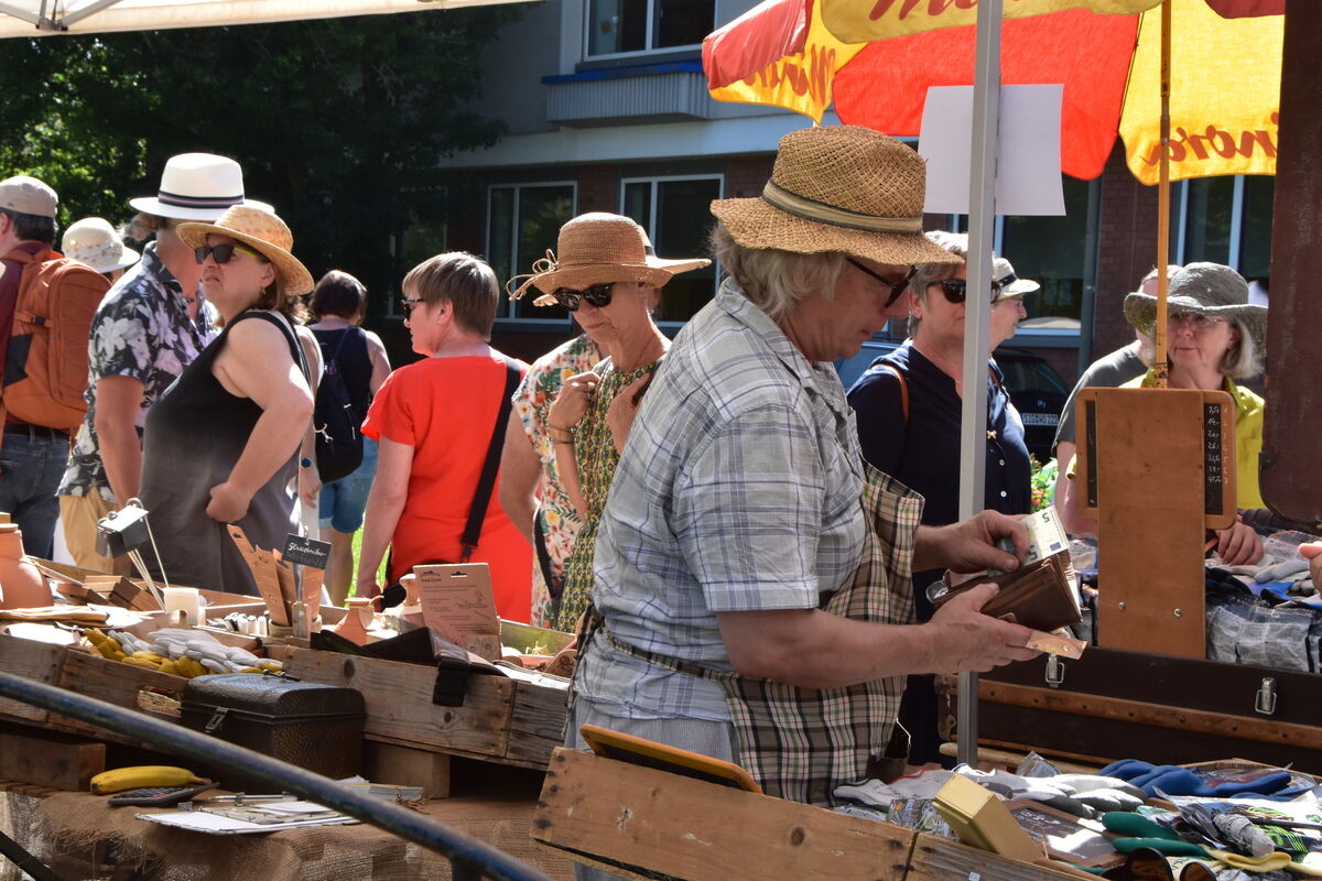Rosenmarkt Mössingen FOTO MEYER019