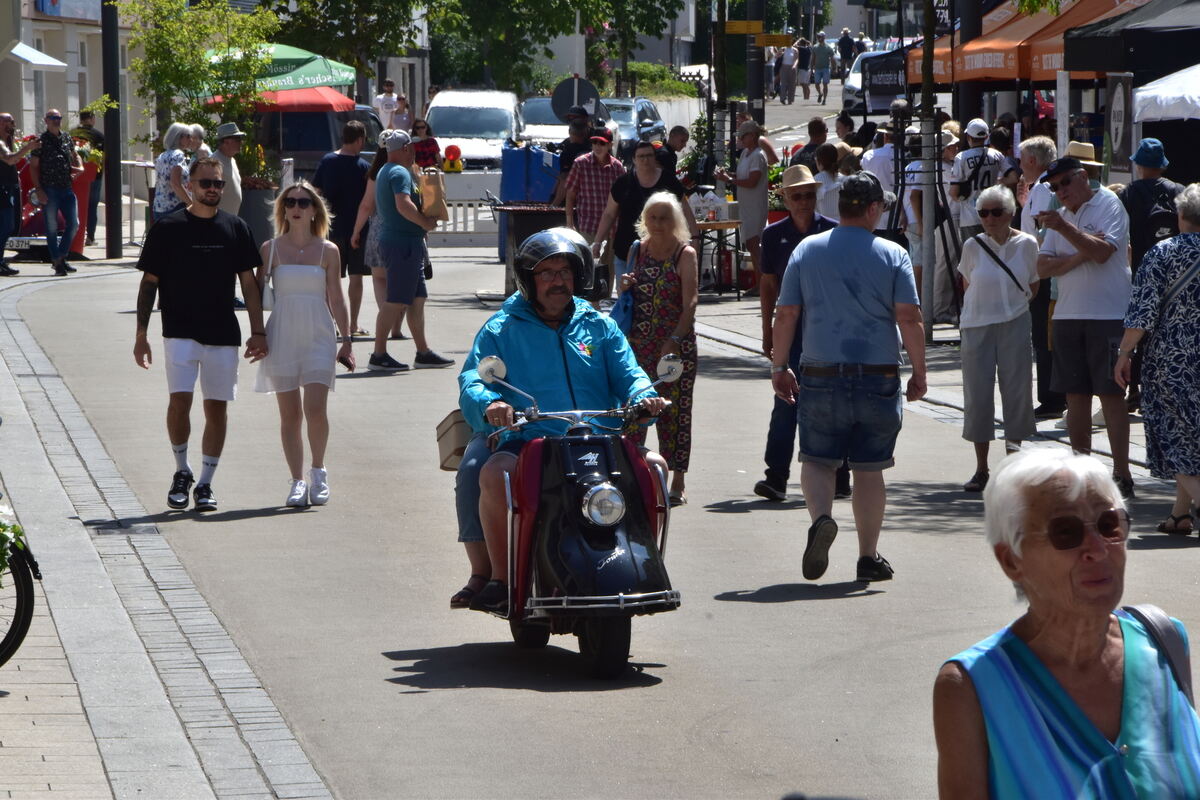Rosenmarkt Mössingen FOTO MEYER058