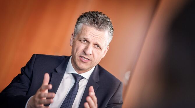 Kanzleramtschef Frei zu Social-Media-Nutzung von Kinden