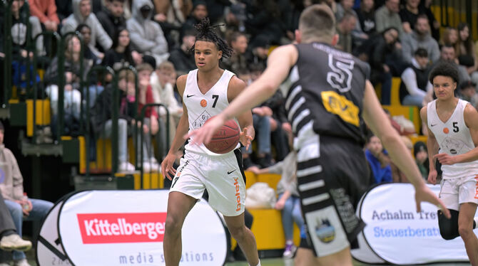 1. RL, 1. Regionalliga, Basketball, DBB, Maenner, Saison 2022/23, Suedwest Noel Duarte (links) und sein jünerer Bruder Lino (rechts) sind nun wieder vereint.