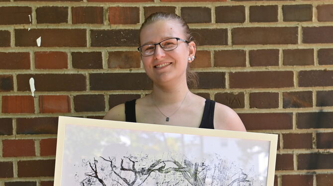 Kunststipendiatin Csenge Barbara Oláh mit ihrem Bild »Da wo die Zweige erzählen« - eine von 32 in den vergangenen viereinhalb Mo
