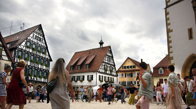 Swingen auf dem Marktplatz bei Live-Jazzmusik von der Neuen-Mitte-Bühne: ein gelungener Abend beim »Dolce Vita« in der Pfullinge