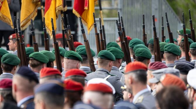 Debatte über Wehrpflicht Debatte über Wehrpflicht