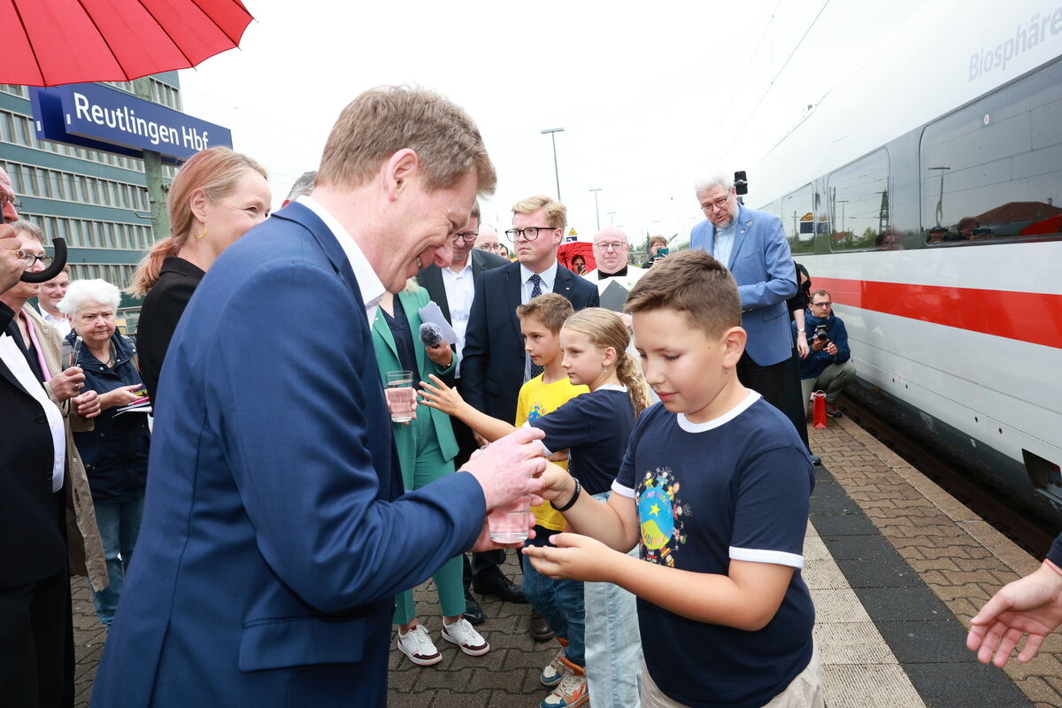 Zugtaufe_ICE_Bahnhof-RT_online_diet_240725__11