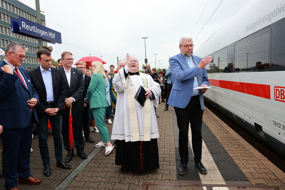 Zugtaufe_ICE_Bahnhof-RT_online_diet_240725_