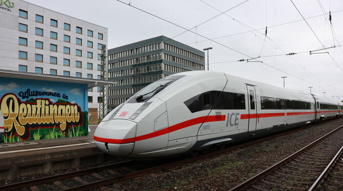 2025-07-24 Zugtaufe,ICE,Reutlingen,Bahnhof,Bahnchef Richard Lutz,DB Alb-Botschafter: ICE 4 trägt jetzt den Namen »Biosphärengebiet Schwäbische Alb«