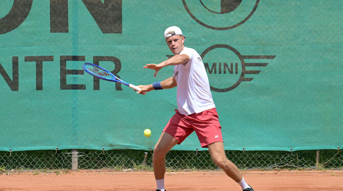 Lasse Pörtner hielt die Chancen auf einen Sieg nach den Einzeln noch aufrecht. FOTO: BAUR
