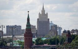 Moskau: Kremlturm und Außenministerium