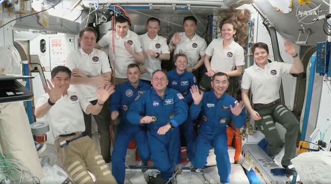 Falcon 9-Rakete - Ankunft ISS Falcon 9-Rakete - Ankunft ISS