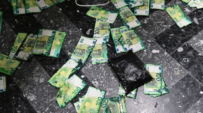 Gesprengter Geldautomat Gesprengter Geldautomat