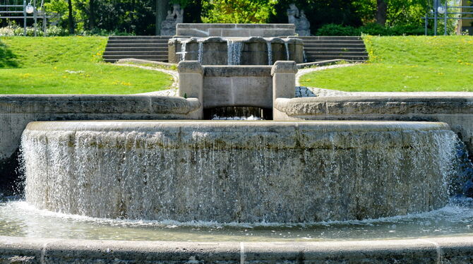 Der größte Brunnen Reutlingens: Der Wasserlauf im Volkspark