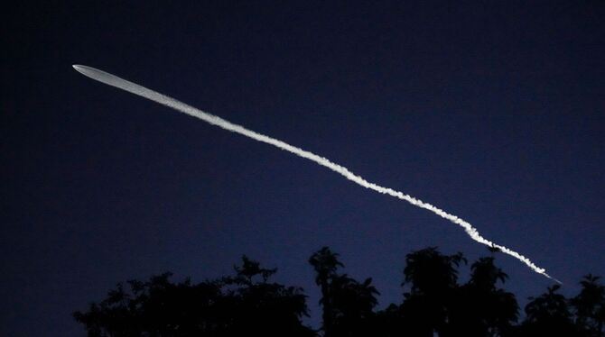 Start einer SpaceX Falcon 9-Rakete Start einer SpaceX Falcon 9-Rakete