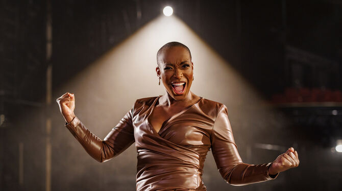 aisata blackman musical we will rock you pressefoto killer queen foto morris mac matzen Frau mit Power: Im Musical »We Will Rock You« spielt Aisata Blackman eine gefürchtete Herrscherin.