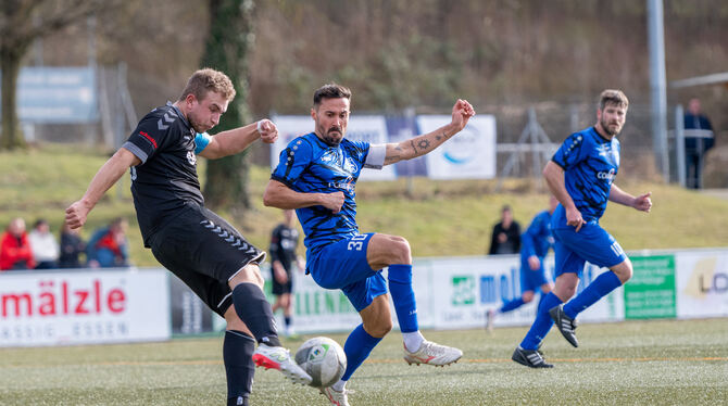 Bezirksliga Alb, VFL Pfullingen U23, TSV Hirschau, Marvin Krüger, Michael Barth, Daniel Frank Traf in den vergangenen beiden Spielzeiten insgesamt 39 Mal für die Pfullinger U 23: Angreifer Marvin Krüger (links).