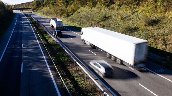 Autos und Lastwagen Autos und Lastwagen