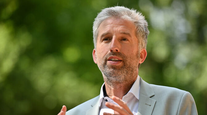 lsw, bwg, Updateme, Parteien, Demonstrationen, Leute Um Schaden von der Stadt abzuwenden, hat sich der Tübinger Oberbürgermeister Boris Palmer auf einen Podiumsdiskussion mit der Af