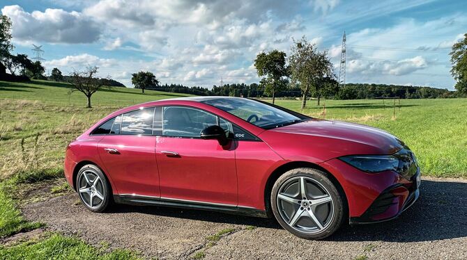 Geht doch: Der vollelektrische Mercedes EQE 350+ hat eine beeindruckende Reichweite.  FOTO: ISO