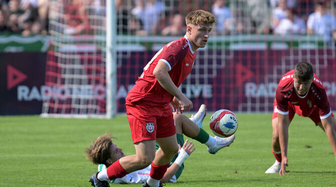 BW, Baden-Wuerttemberg, Blitzturnier, Fussball, Maenner, SSV Reutlingen, Saison 2025/26, wfv Tom Ruzicka bringt den SSV in Führung.