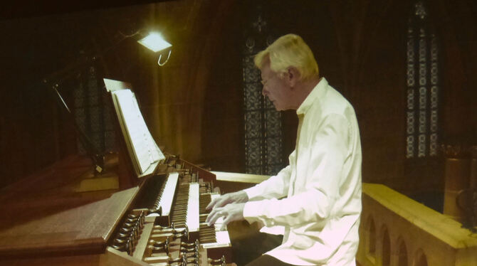 Orgelsommer Ludger Lohmann Ludger Lohmann an der großen Orgel der Marienkirche