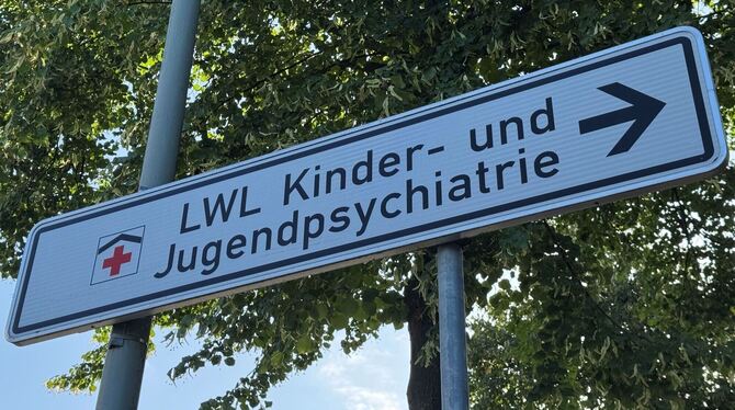 13-jährige Patientin soll Betreuerin angegriffen haben 13-jährige Patientin soll Betreuerin angegriffen haben