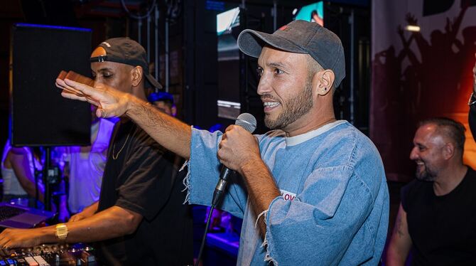 Soufiane Behar steht bei vielen Events als Moderator auf der Bühne.