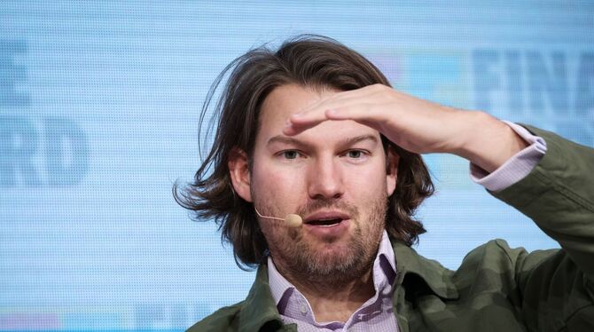 Valentin Stalf Valentin Stalf