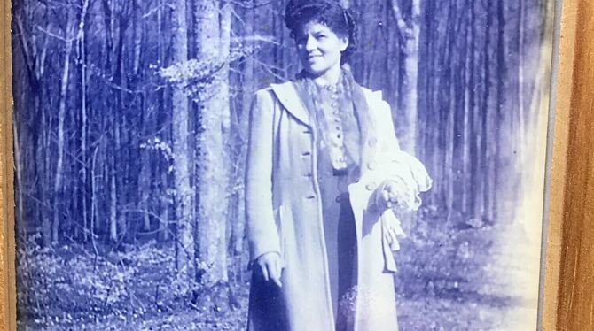 Meggies Mutter Helene Poll auf dem Hungerberg.