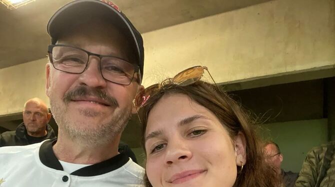 Roberta Rödler fiebert mit ihrem Vater in Turin mit dem VfB Stuttgart mit.