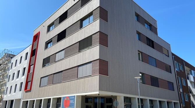 Quartier Stadtplanung Gebäude Hechinger Eck Im neuen Wohngebäude am Hechinger Eck finden 26 Apartments Platz. Im Erdgeschoss eröffnet am 1. September ein Nahversorger.