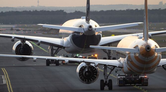 Flugzeuge im Abendlicht Flugzeuge im Abendlicht