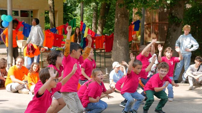 Ohmenhausen AWO Stadtranderholung »Heut ist so ein schöner Tag«, singen die Kids der AWO-Stadtranderholung am Freitag und untermalen das mit ihren Bewegungen.