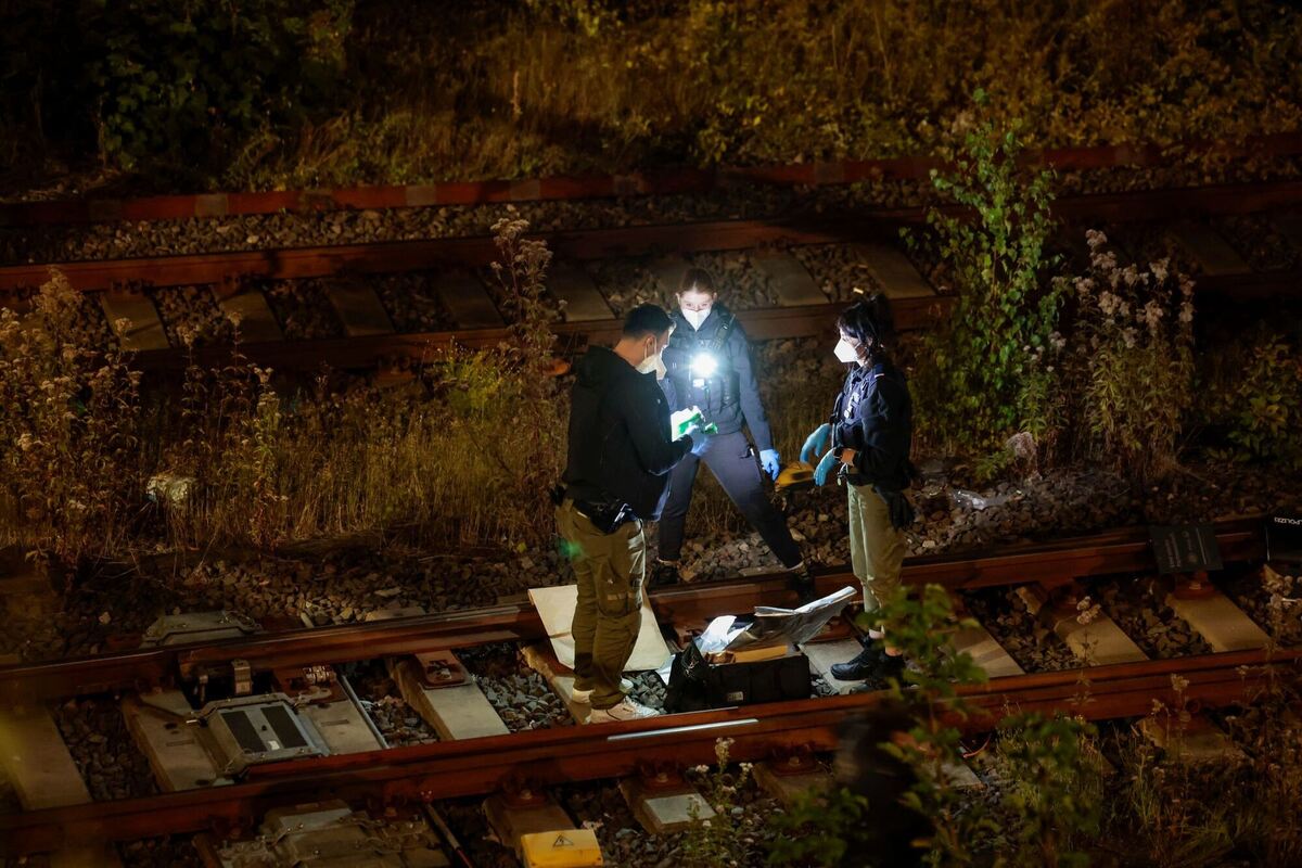 Brand im Gleisbereich in Wuppertal Brand im Gleisbereich in Wuppertal