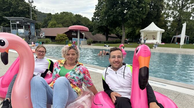 Das Bäderteam – Selina Mollenkopf (von links), Annette Chebili und Sascha Lulei – hatte ein tolles Programm für das Freibad-Even Das Bäderteam – Selina Mollenkopf (von links), Annette Chebili und Sascha Lulei – hatte ein tolles Programm für das Freibad-Even