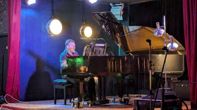 Klassik, Klavier, Pappelgarten Der Pianist überzeugte mit emotionalem Klavierspiel im Pappelgarten.