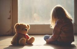 Nicht nur Erwachsene sind betroffen: Auch Kinder und Jugendliche können mit psychischen Problemen zu kämpfen haben.