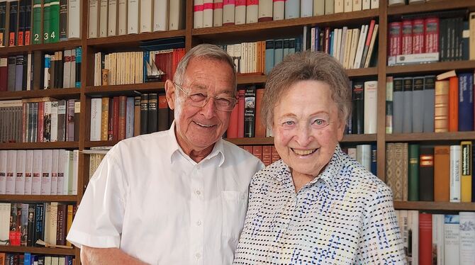 Ernst-Reinhard Beck und seine Frau Renate Beck-Proföhr.  FOTO: RAHMIG