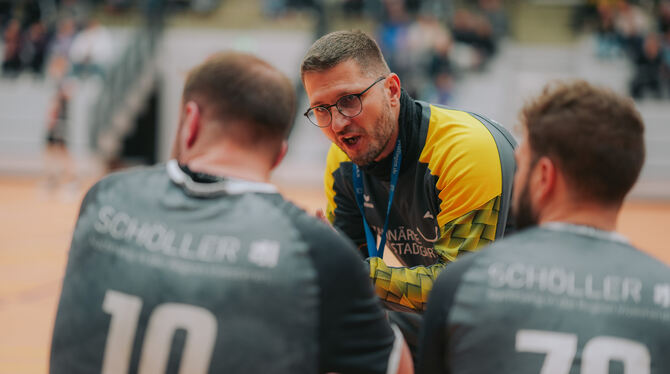 10.04.2025, 28. Spieltag, 3. Liga Sued, HBW Balingen-Weilstetten 2 vs. VfL Pfullingen, Handball, Saison 2024/2025 Durfte in Kornwestheim keine Ansagen machen: Pfullingens Trainer Fabian Gerstlauer.