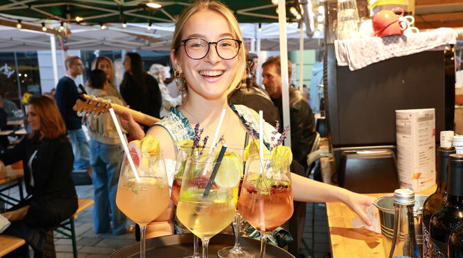 2025-08-30 Weinfest,Reutlingen,Samstagabend Was wir uns nicht schöntrinken können, reden wir schlecht. Klappt immer, oder?