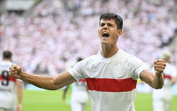 Darf sich zurecht feiern lassen: VfB-Siegtorschütze Chema Andres.