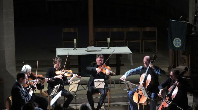 Petteri Iivonen (von links), Aya Hasegawa, Jeroen Suys, Jonathan Nazet, Felix Thiedemann und Aurelien Sabouret spielten in der T