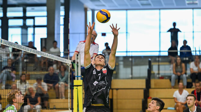 Heimkehrer Milan Kvrzic soll dem Rottenburger Angriff wieder neues Leben einhauchen. FOTOS: KUNZE/EIBNER