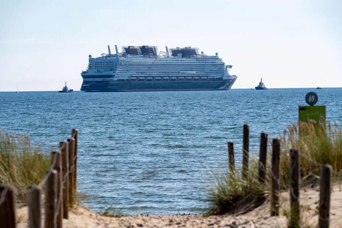 Ankunft Disney-Kreuzfahrtschiff in Mukran