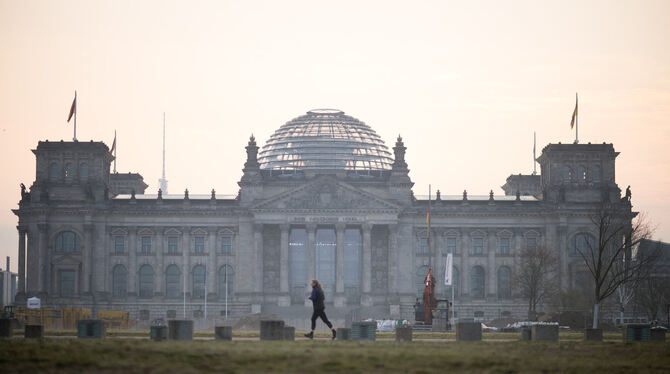 brb, lbn, Prozesse, Bundestag, Verkehr Die Deutschen haben erneut weniger Vertrauen in den Staat.