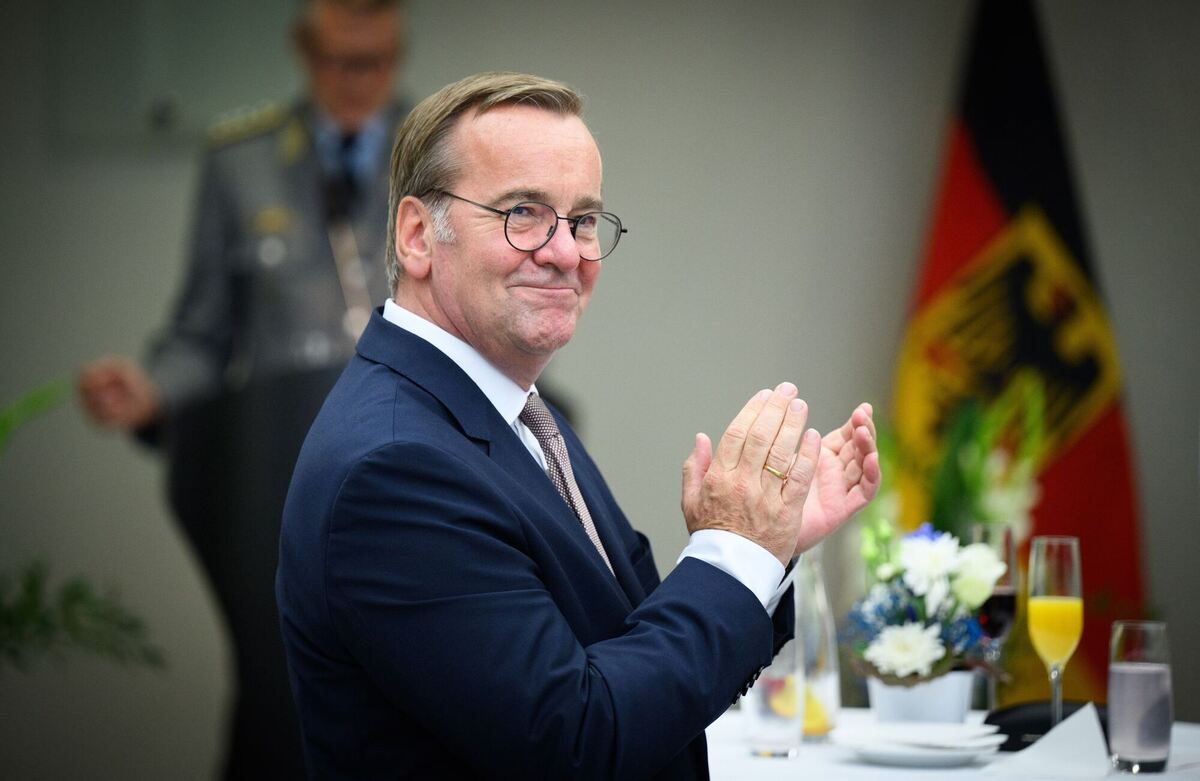 Verteidigungsminister Pistorius ehrt Invictus-Games-Teilnehmenden Verteidigungsminister Pistorius ehrt Invictus-Games-Teilnehmenden