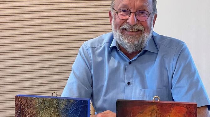 Sommerferienprogramm für Erwachsene Pliezhausen Thomas Leyener ist einer der Organisatoren des Sommerferienprogramms für Erwachsene in Pliezhausen. Er zeigt zwei Bilder als Imp