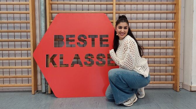 Dilara Colak moderiert die Schulbattles bei »Die beste Klasse Deutschlands«