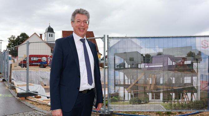 2025-09-04 Schwörer,Wiso,Johannes Schwörer Johannes Schwörer, geschäftsführender Gesellschafter der Unternehmensgruppe Schwörer, aufgenommen vor einer Baustelle in der Ort