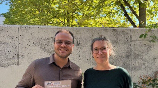 Judith Steinhardt steht jetzt VHS-Leiter Mert Akkeceli als neue Stellvertreterin zur Seite.  FOTO: STADT